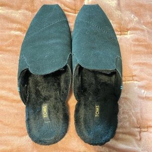 Tom’s black suede slippers